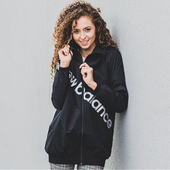 New Balance Black Oversized Lightweight Nylon Jacket - Picture 10 of 11